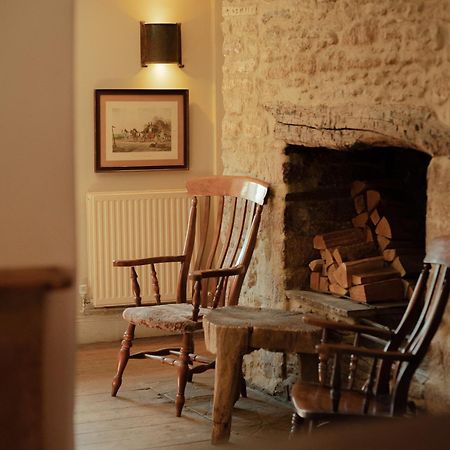 The Stump Hotell Cirencester Exteriör bild